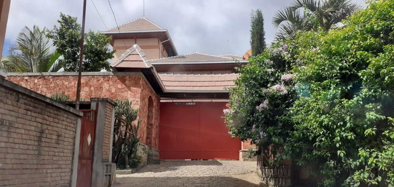 Chambre D'Hote Villa Maritampona Antsirabe Exterior photo